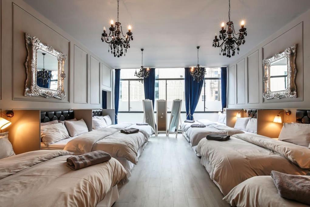 The V.I.P Suite - Sleeps 24! Best For Large Groups Ливерпуль Экстерьер фото